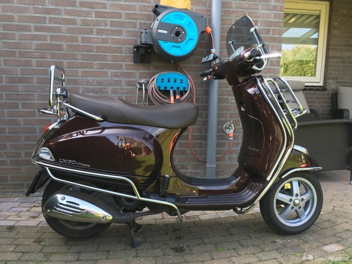 Vespa LX 50 Touring bruin